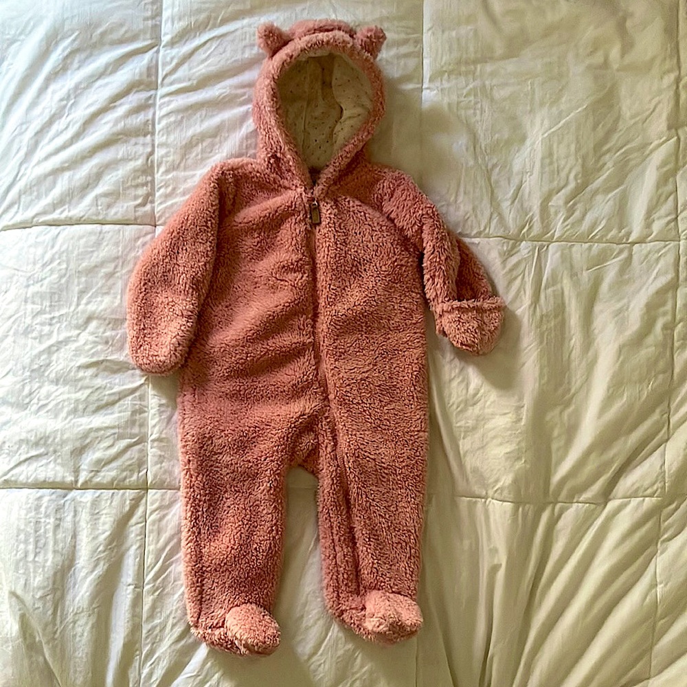 CARTERS baby pink bear suit. 9 month. Perfect fit. Great for all seasons!
